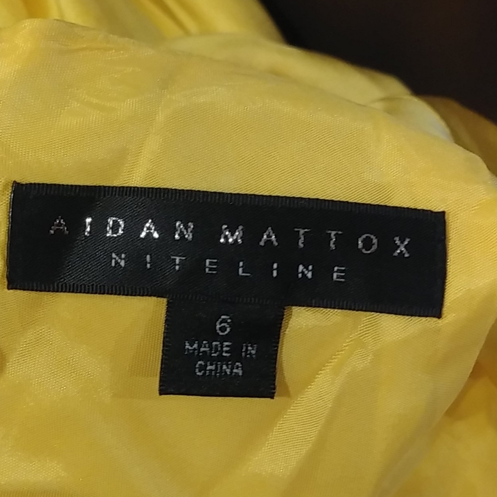 Aiden Mattox yellow prom dress - Picture 4 of 7